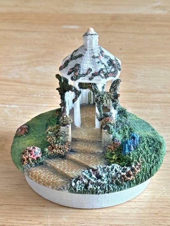 Thomas Kinkade Other - Thomas Kinkade The Hidden Gazebo Painter of Light Candle Topper #9808 VTG 2002